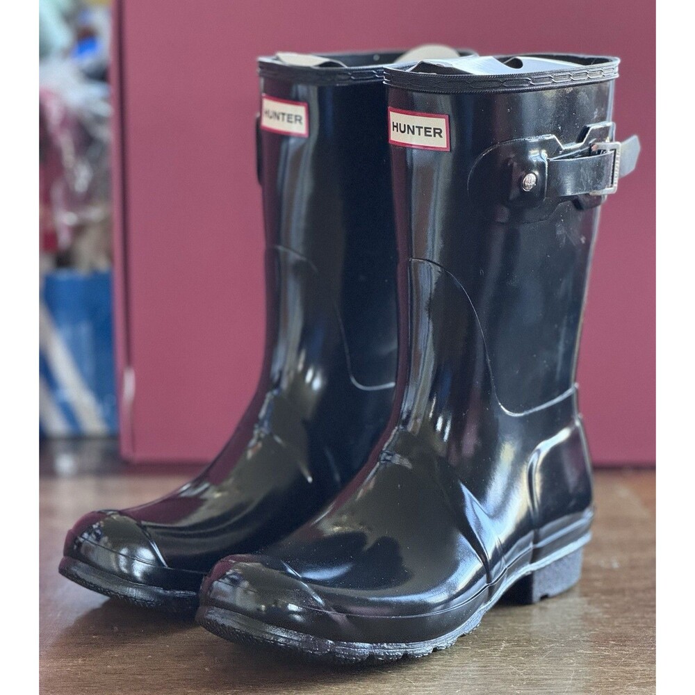 Women’s Size 7 Hunter Original Short Gloss Rain Boots Black WFS1000RGL NIB